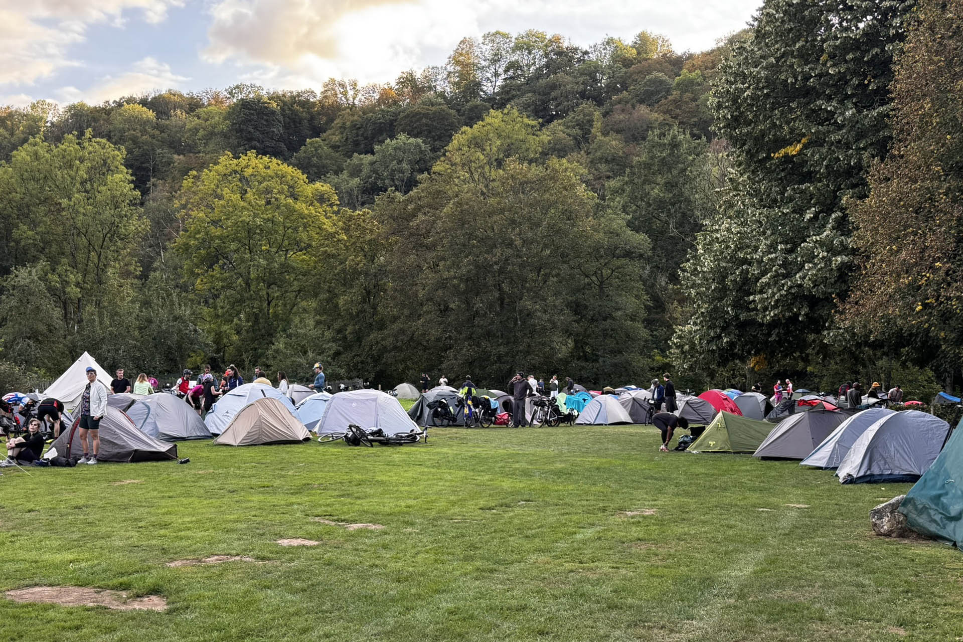 Biwak auf der Domaine de Palogne – Mad Jacques