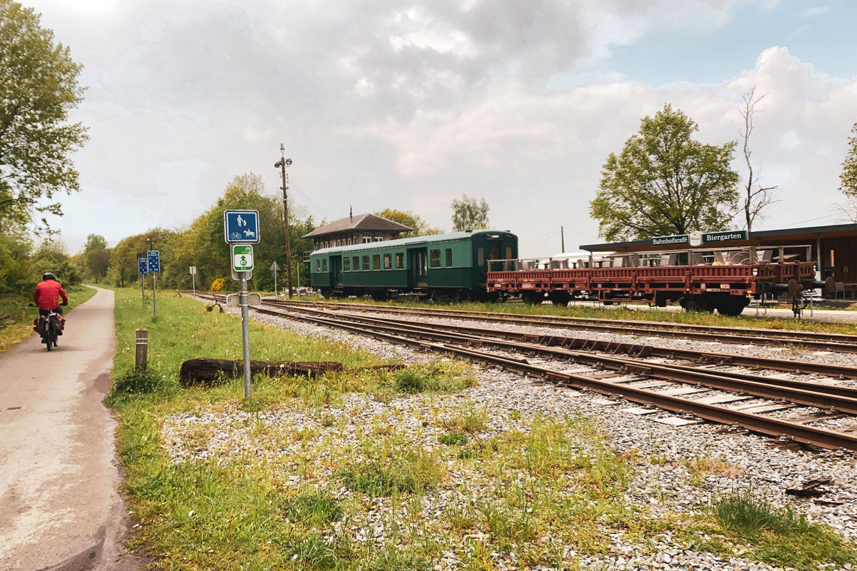 Cycling and hiking tours - From the Vennbahn to the Vesdre dam - Raeren - Bahnhofscafe