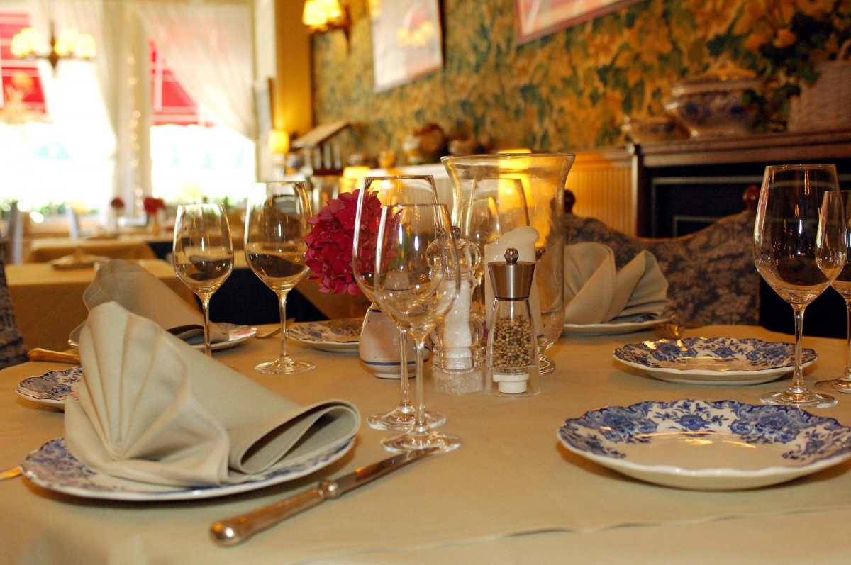Royal Hôtel Restaurant Bonhomme - Table dressée