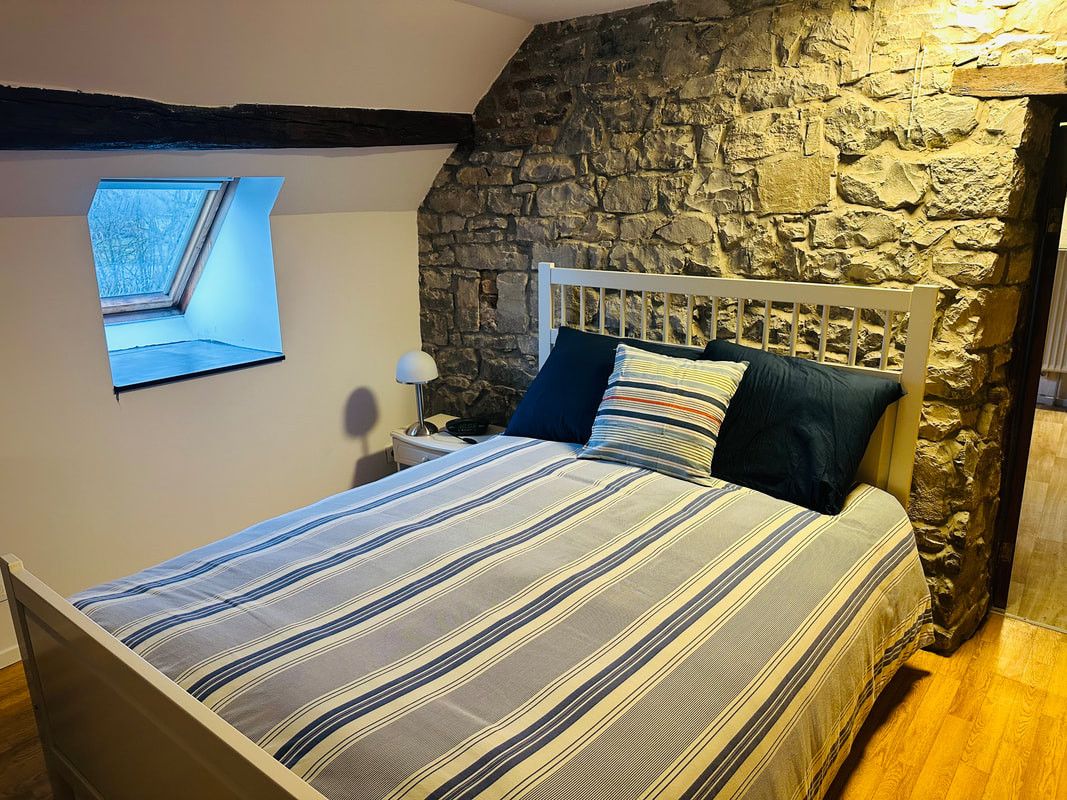 Chambre double avec poutres anciennes - Envoz Zen Couthuin