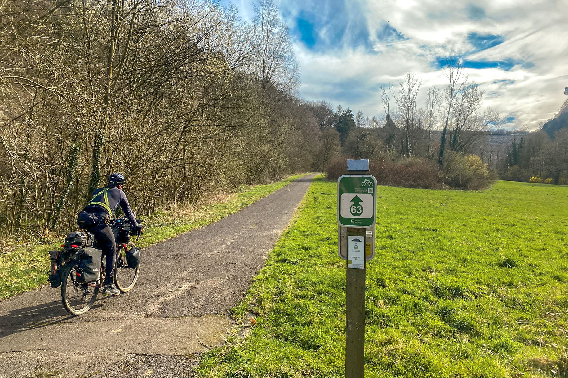 Rad- und Wandertouren - Vom Drachen zum Löwen - Baelen - Aufstieg zum Gileppe-Staudamm - © Province de Liège Rad- und Wandertouren - Vom Drachen zum Löwen - Baelen - Aufstieg zum Gileppe-Staudamm