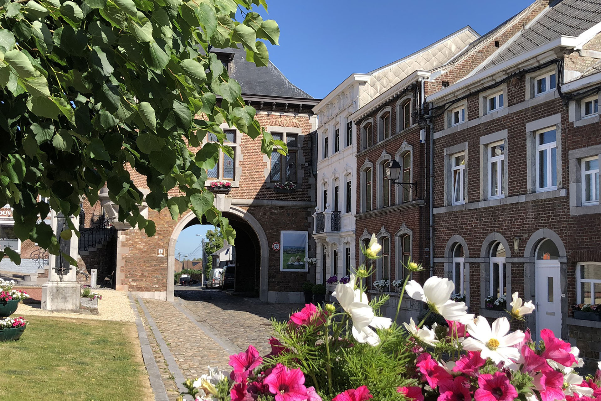 Balades en ligne droite - A la découverte de Limbourg et Clermont - Village de Clermont-sur-Berwinne - Fleuri