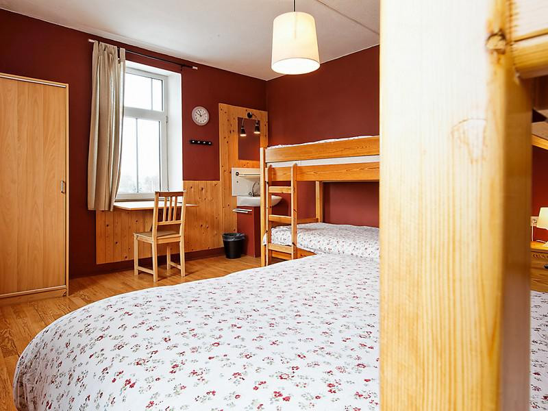 Entre amis chambre 2