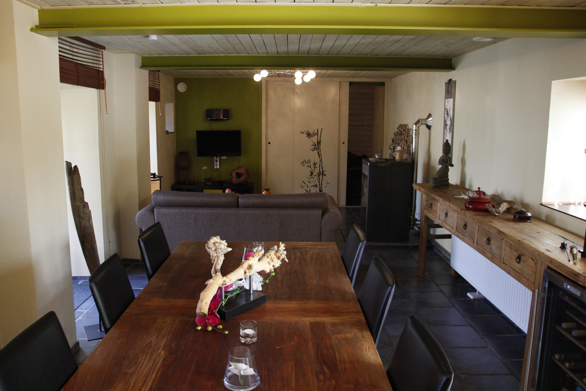 La Pause en herbe - Xhoris - salle à manger